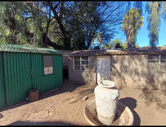 4 BEDROOM HOUSE FOR SALE IN FLORA GARDENS